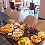 Otel Mattis Tiran