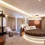 Mattis 4* Tiran