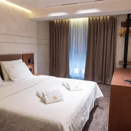 Mattis فندق تيرانا