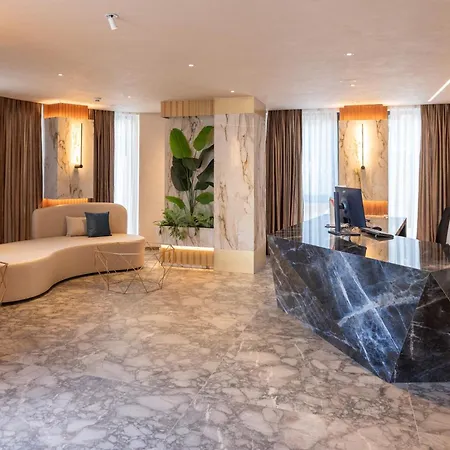 Mattis فندق تيرانا