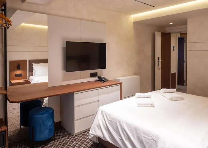 Отель Mattis Тирана