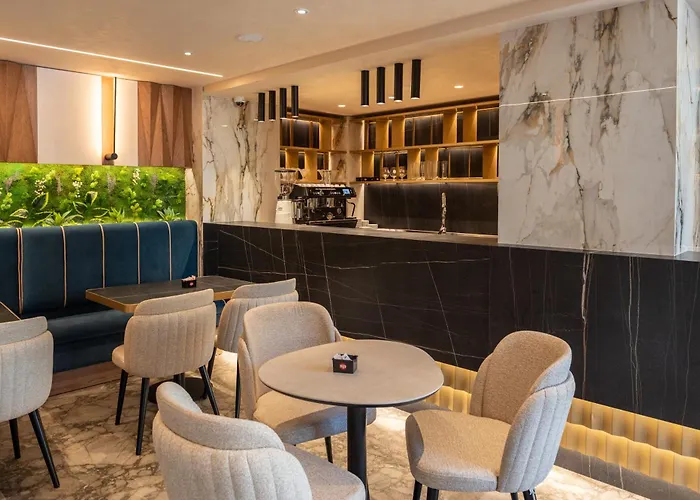 Mattis Отель Тирана